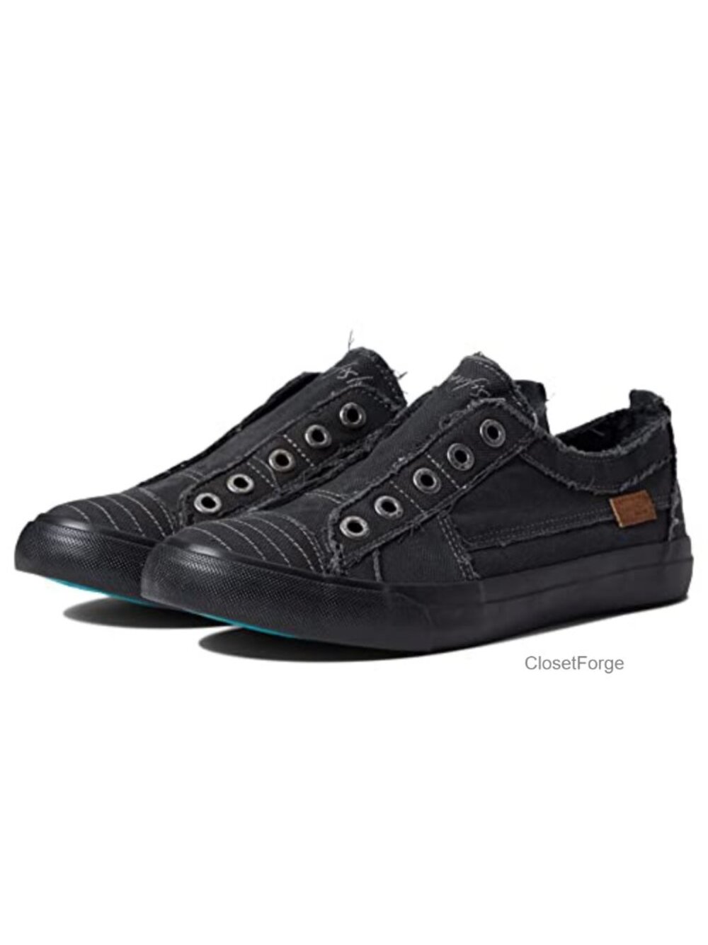 Canvas Slip On Sneaker Round Toe Cushioned Casual Shoes
